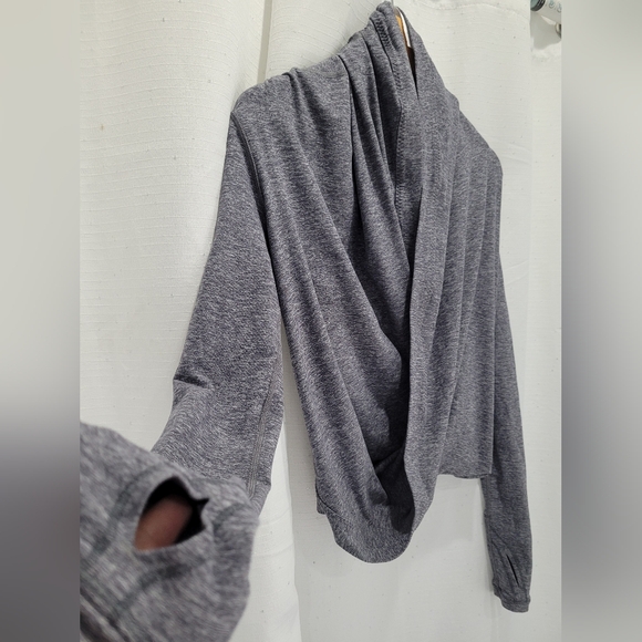 IVIVVA GIRLS BY LULULEMON Four Count Shrug Wrap Heather Gray Girl's Size 10 - Picture 4 of 9